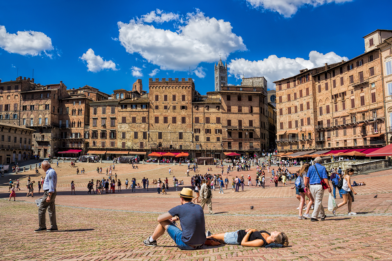 Piazza del Campo in Siena Italy- credit AdobeStock